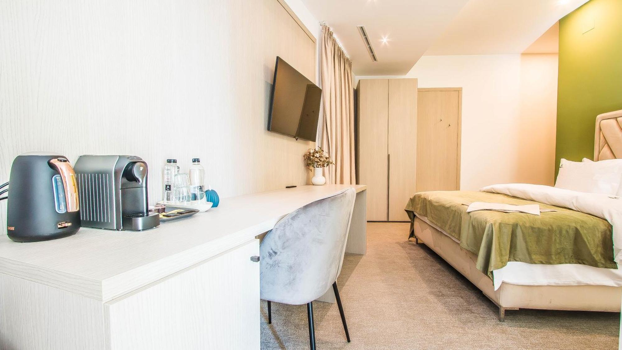 Central Carol Aparthotel 2 Бухарест Екстер'єр фото